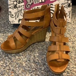 Brown wedges